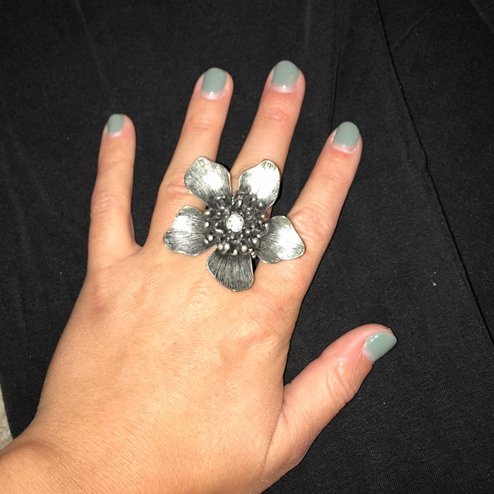Silver flower ring!!